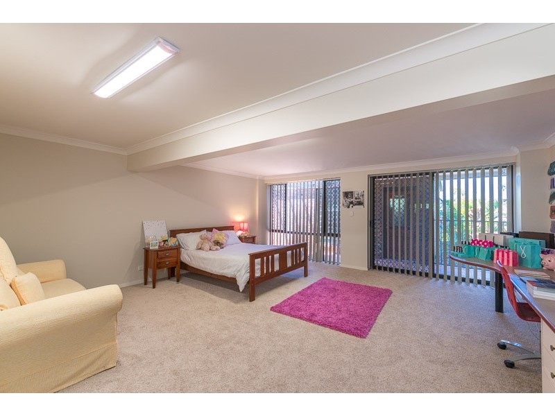 4 Softwind Court, Kenmore Hills QLD 4069