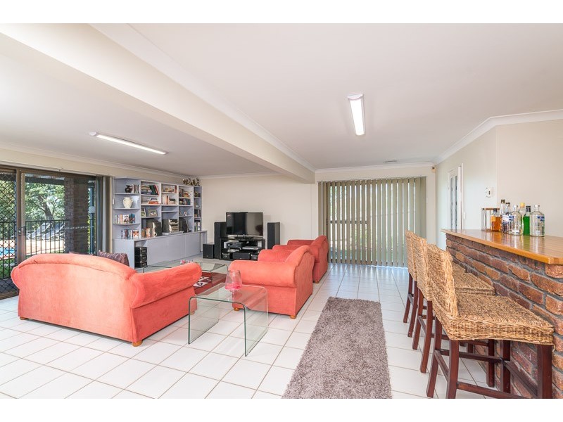 4 Softwind Court, Kenmore Hills QLD 4069
