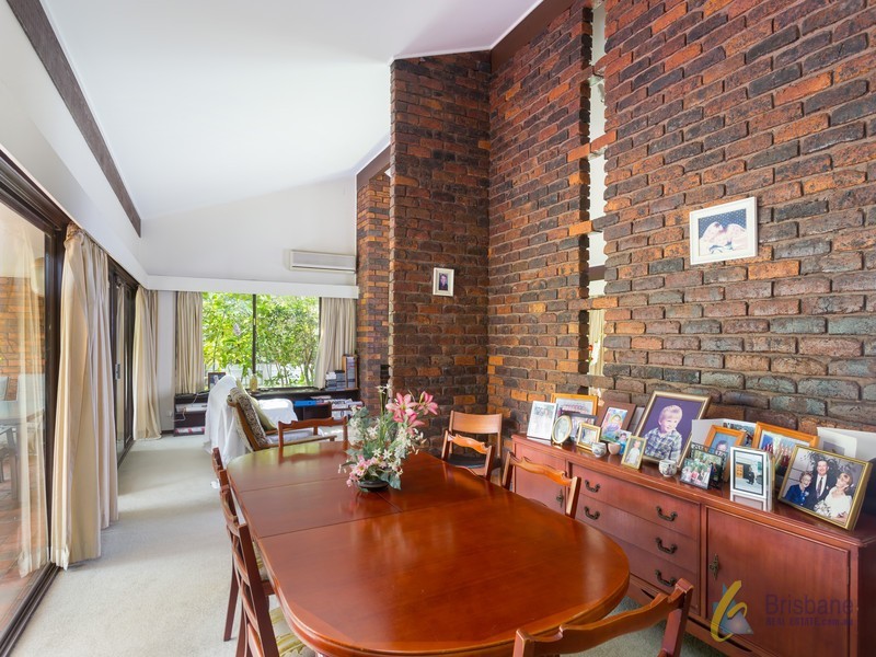 60 Kailua Street, Brookfield QLD 4069