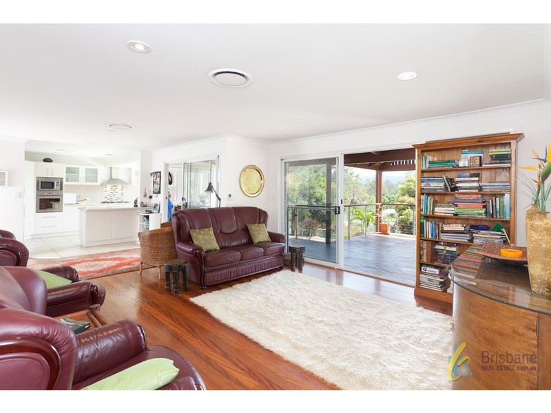 215A Sugars Road, Anstead QLD 4070