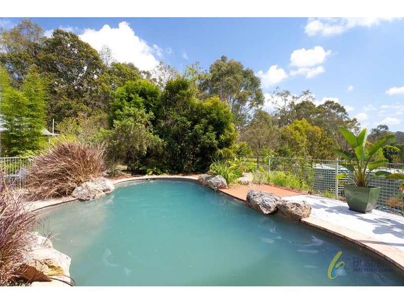 215A Sugars Road, Anstead QLD 4070