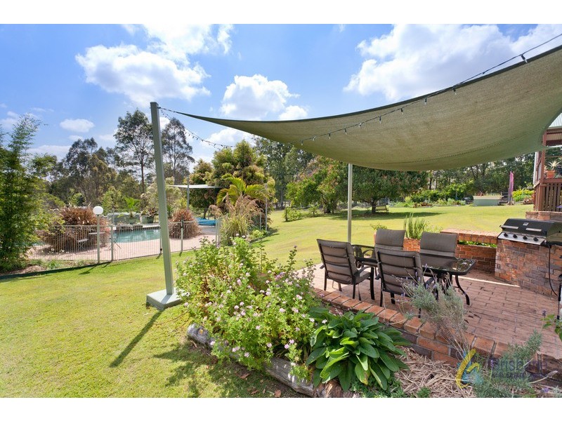 215A Sugars Road, Anstead QLD 4070