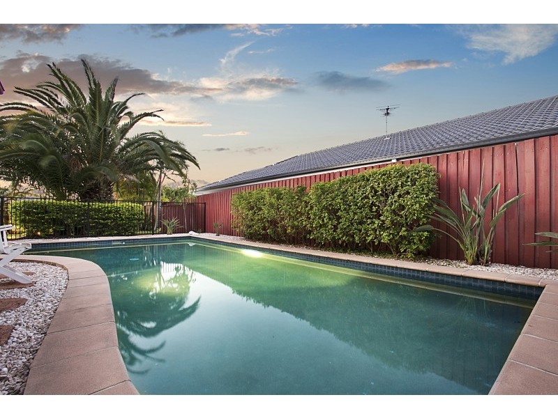 12 Joseph Place, Sinnamon Park QLD 4073