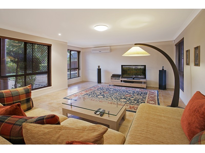 12 Joseph Place, Sinnamon Park QLD 4073