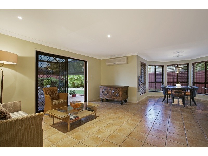 12 Joseph Place, Sinnamon Park QLD 4073