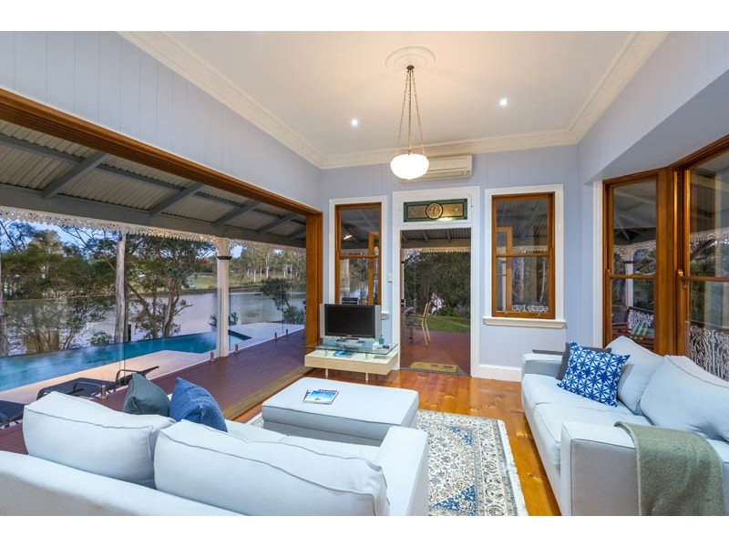 38a Scenic Road, Kenmore QLD 4069