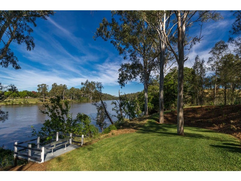 38a Scenic Road, Kenmore QLD 4069