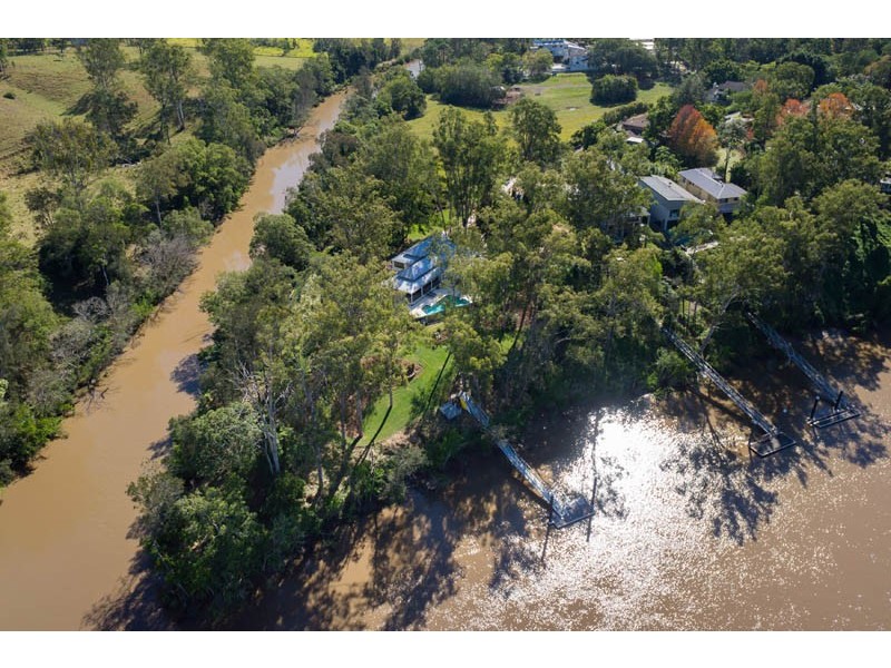 38a Scenic Road, Kenmore QLD 4069