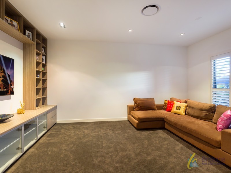 12 Lorikeet Cl, Fig Tree Pocket QLD 4069