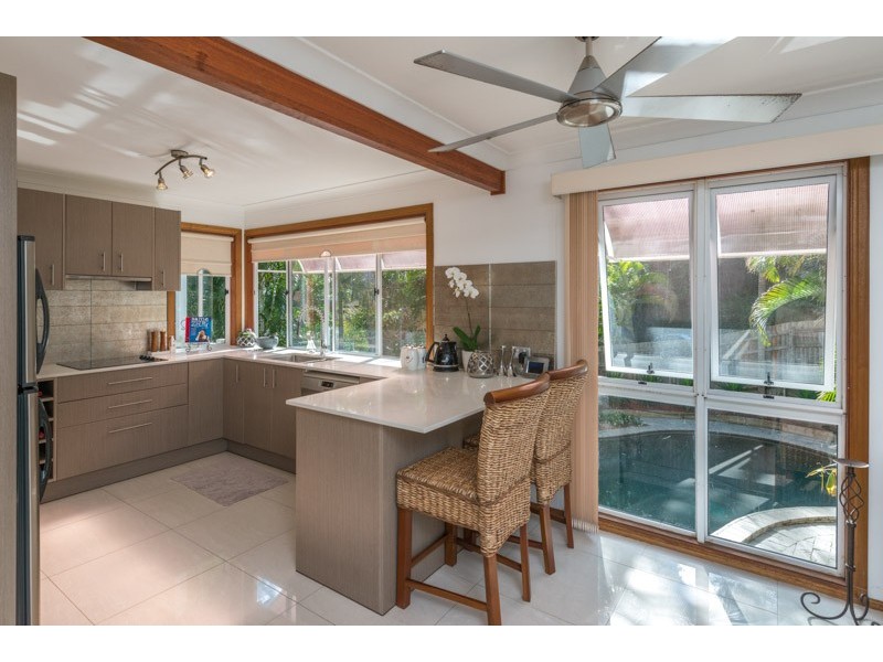 16 Mirbelia Street, Kenmore Hills QLD 4069