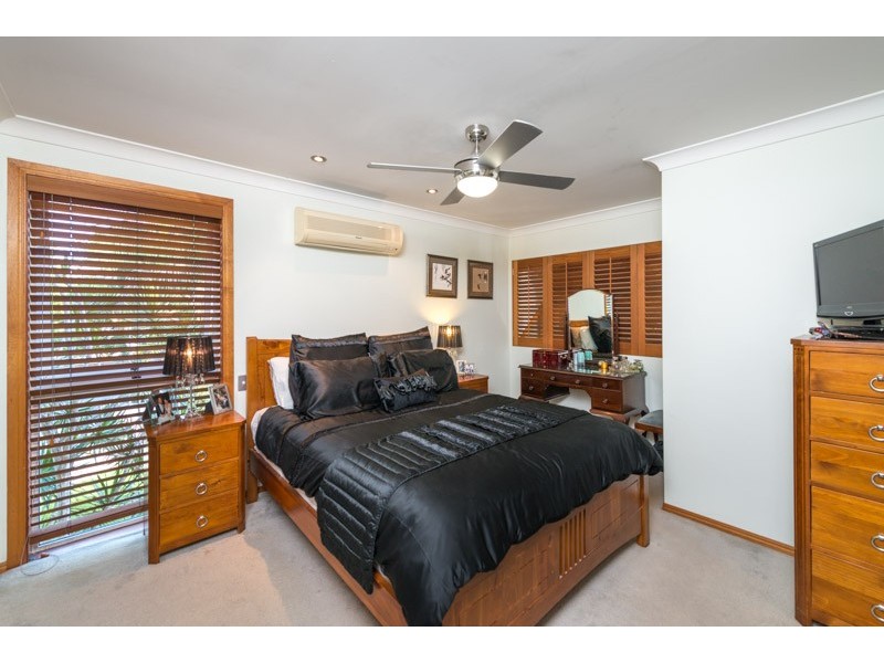 16 Mirbelia Street, Kenmore Hills QLD 4069