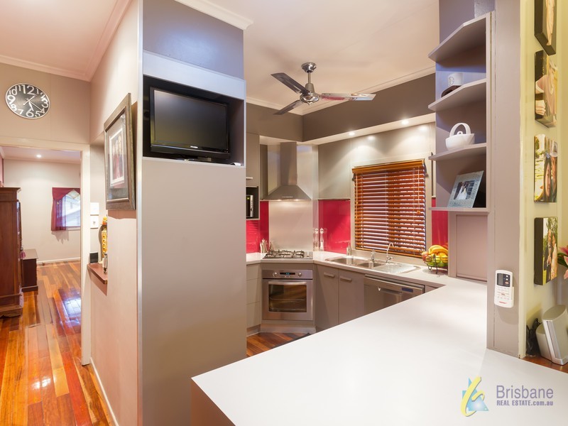 146 Strong Avenue, Graceville QLD 4075