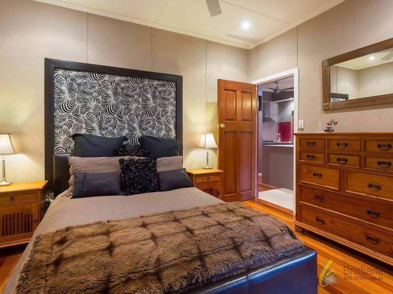 146 Strong Avenue, Graceville QLD 4075