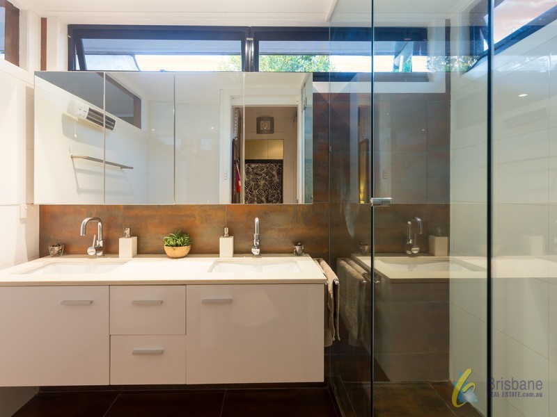 146 Strong Avenue, Graceville QLD 4075