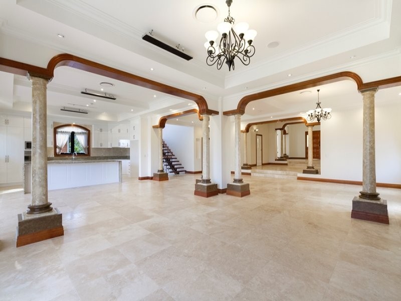 27 Robertson Place, Fig Tree Pocket QLD 4069
