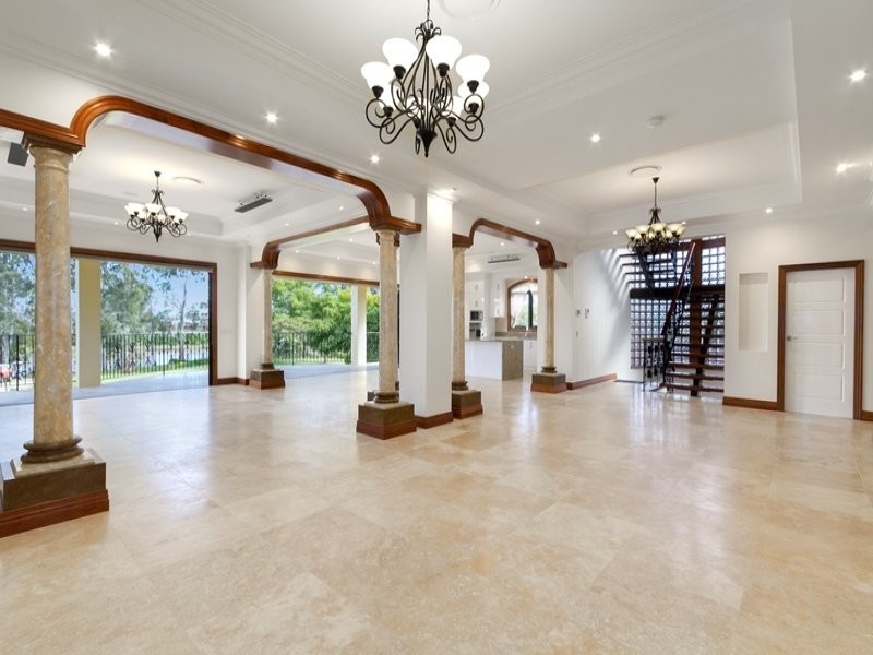 27 Robertson Place, Fig Tree Pocket QLD 4069