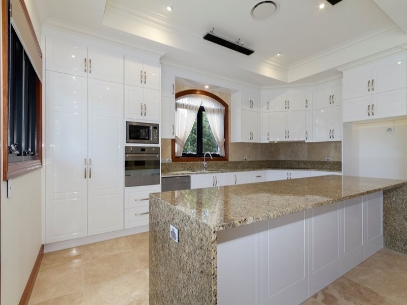 27 Robertson Place, Fig Tree Pocket QLD 4069