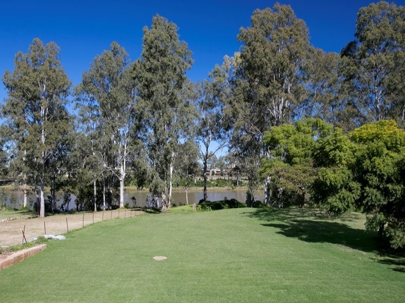 27 Robertson Place, Fig Tree Pocket QLD 4069