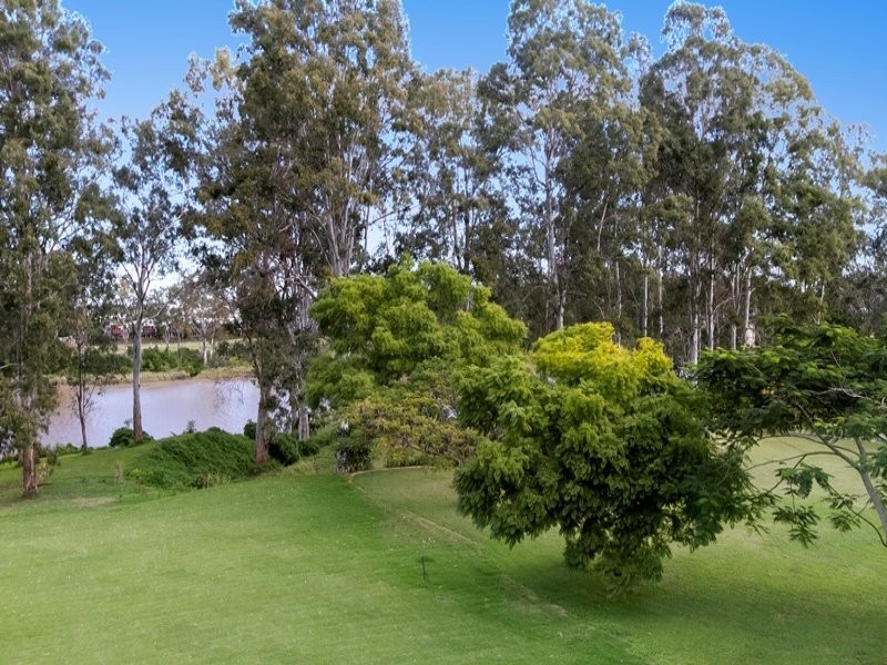 27 Robertson Place, Fig Tree Pocket QLD 4069