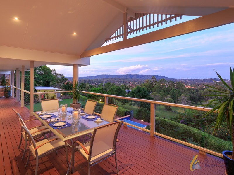 26 Westridge Street, Brookfield QLD 4069