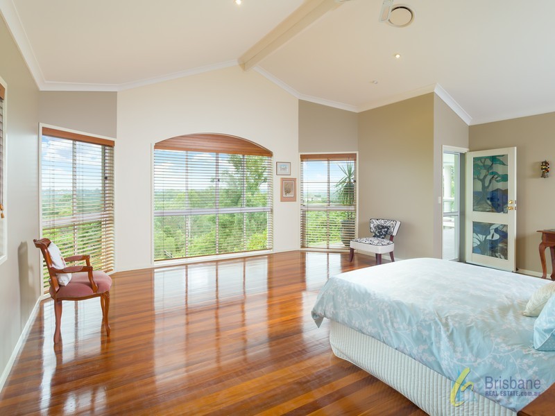 26 Westridge Street, Brookfield QLD 4069