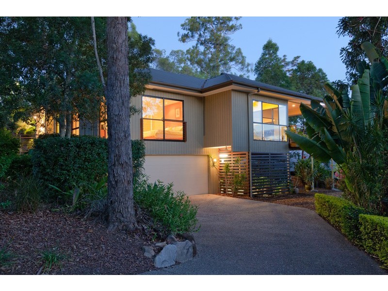 11 Robertson Place, Fig Tree Pocket QLD 4069