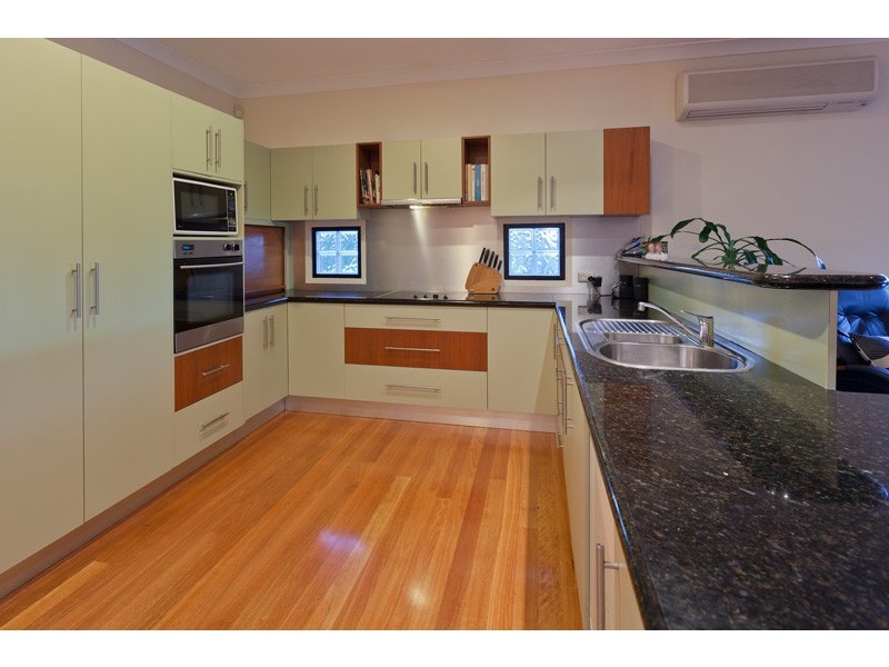 11 Robertson Place, Fig Tree Pocket QLD 4069