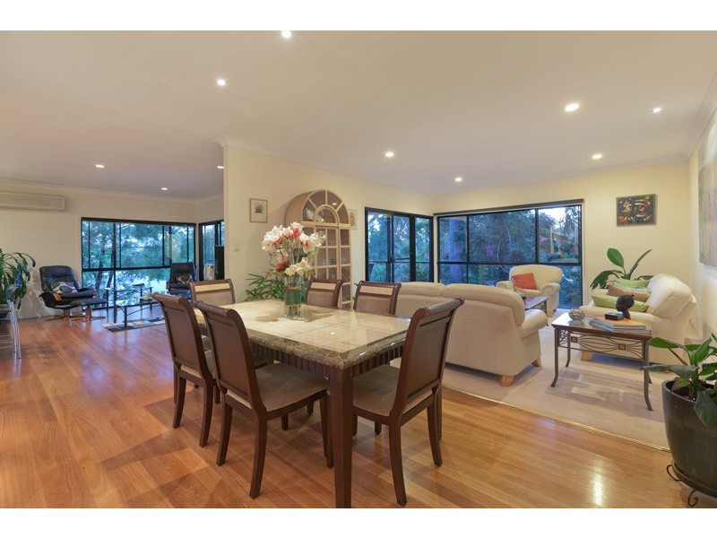 11 Robertson Place, Fig Tree Pocket QLD 4069