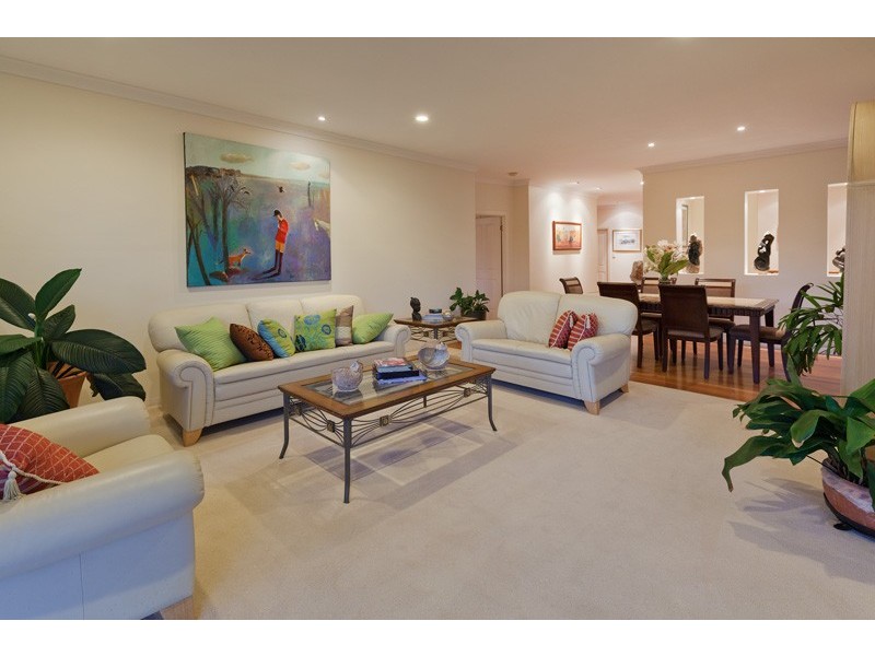 11 Robertson Place, Fig Tree Pocket QLD 4069