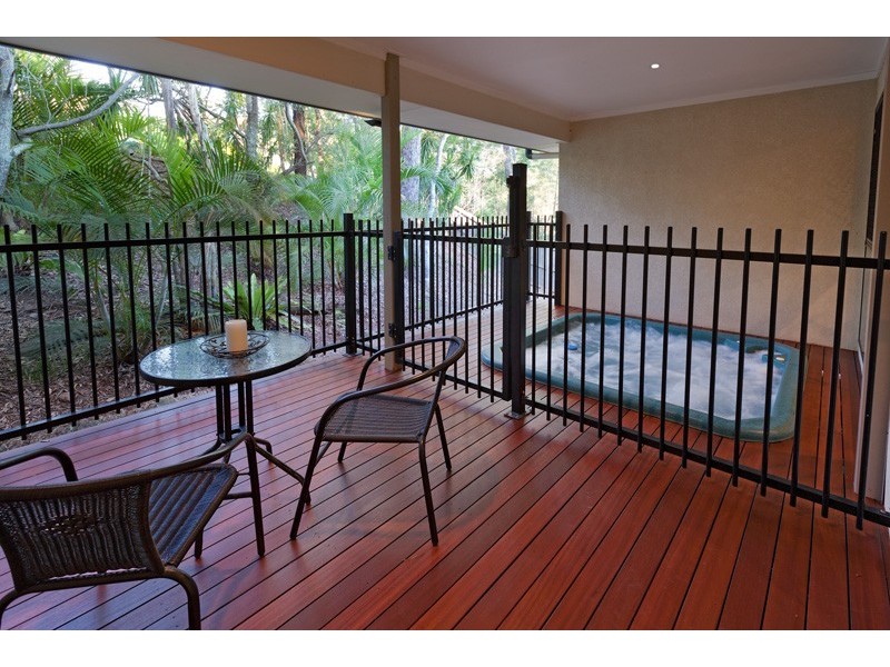 11 Robertson Place, Fig Tree Pocket QLD 4069