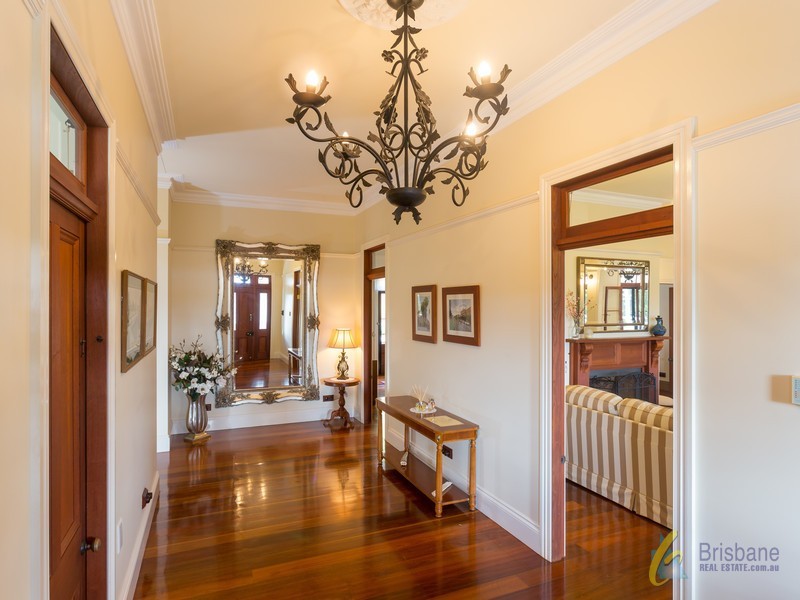 218 Moons Lane, Brookfield QLD 4069