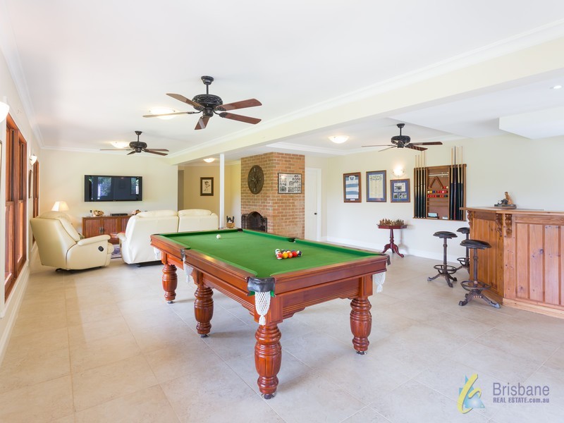 218 Moons Lane, Brookfield QLD 4069