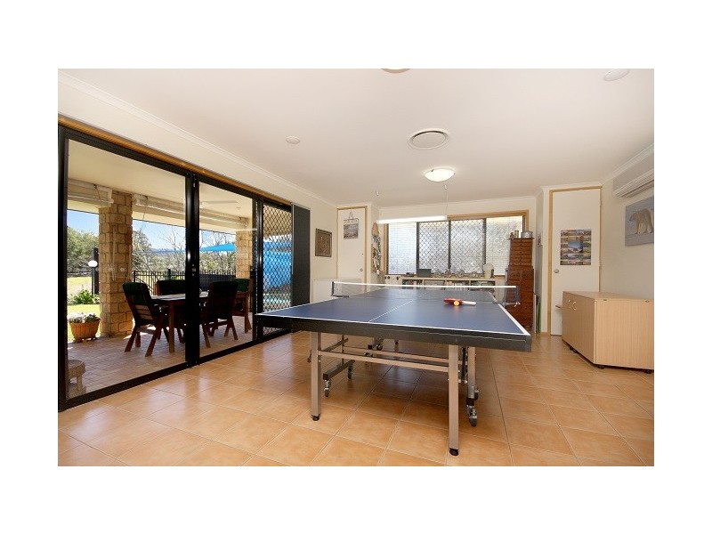 16 Leuneah Lane, Karana Downs QLD 4306