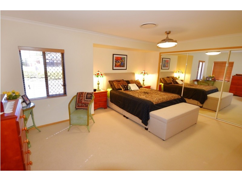 16 Leuneah Lane, Karana Downs QLD 4306