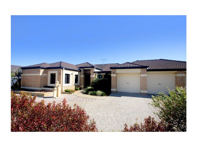 16 Leuneah Lane, Karana Downs QLD 4306