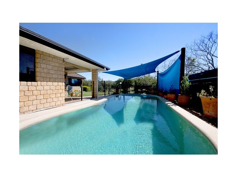 16 Leuneah Lane, Karana Downs QLD 4306