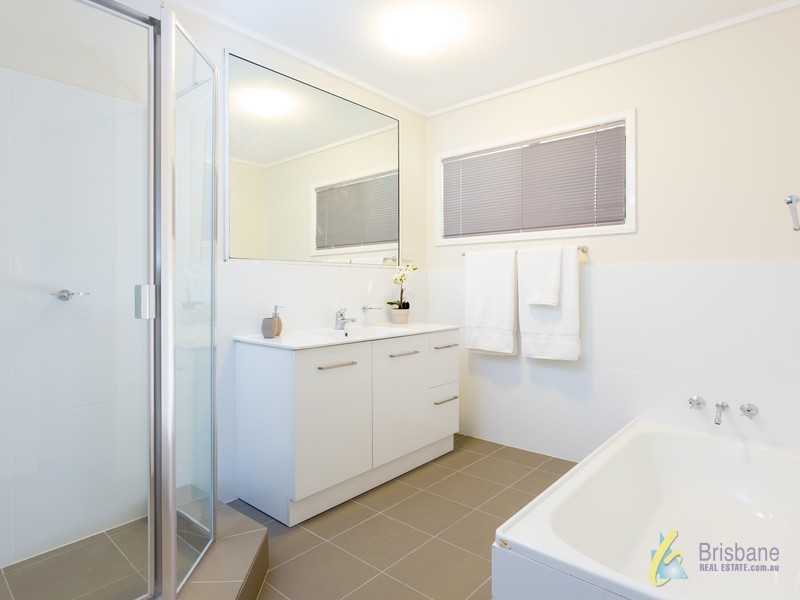 57 Dandenong Road, Jamboree Heights QLD 4074