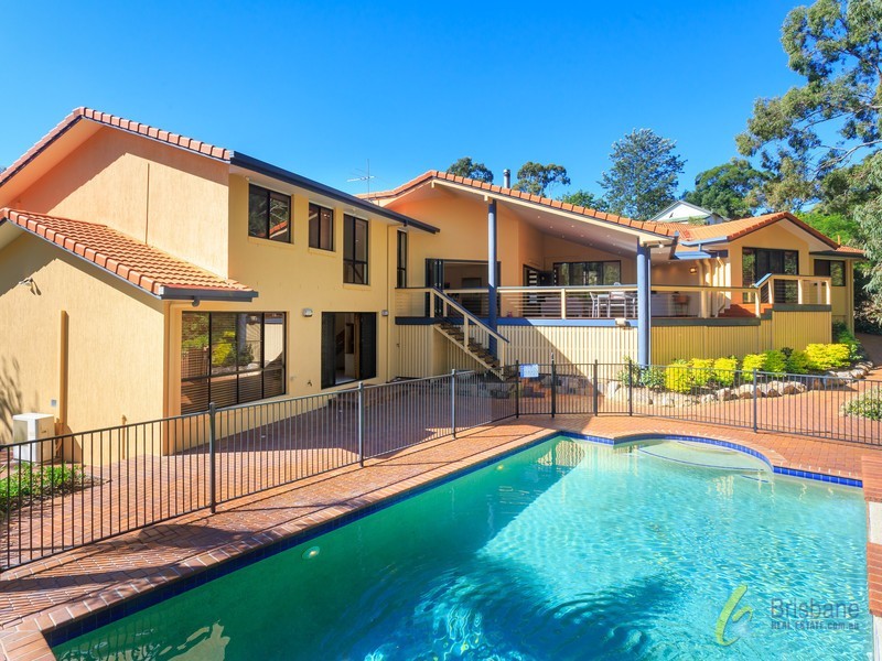 19 Satin Wood Place, Chapel Hill QLD 4069