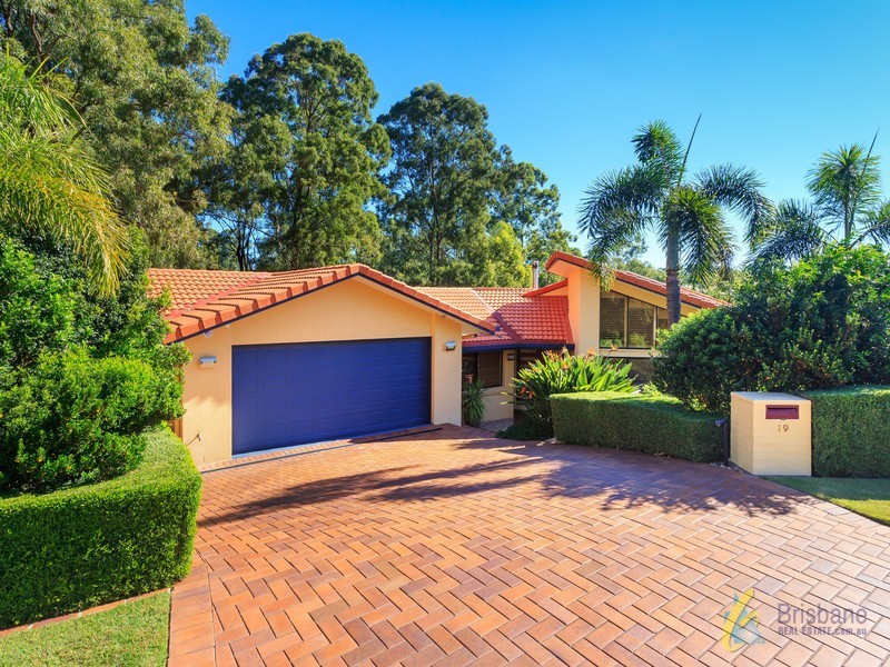 19 Satin Wood Place, Chapel Hill QLD 4069