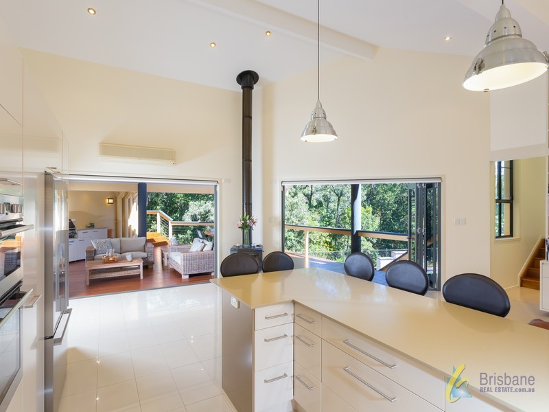 19 Satin Wood Place, Chapel Hill QLD 4069