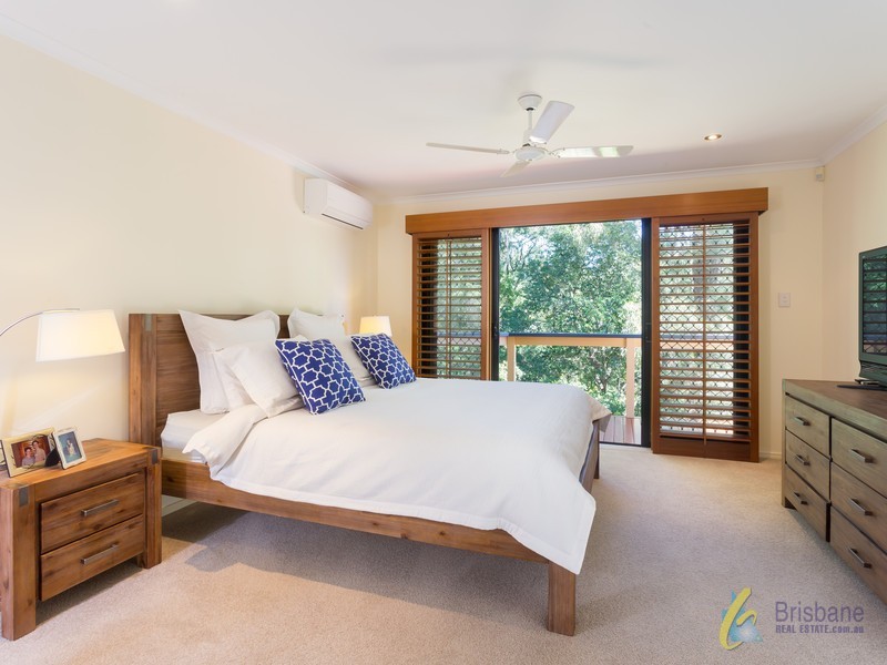 19 Satin Wood Place, Chapel Hill QLD 4069