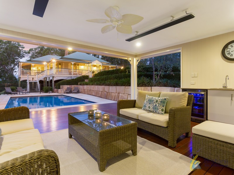 320 Old Farm Rd, Pullenvale QLD 4069