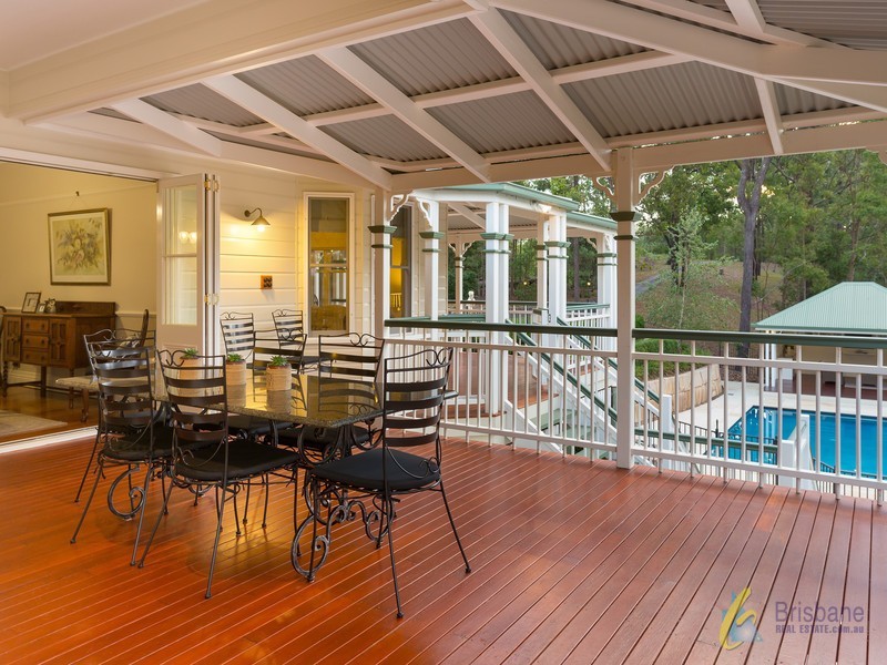 320 Old Farm Rd, Pullenvale QLD 4069