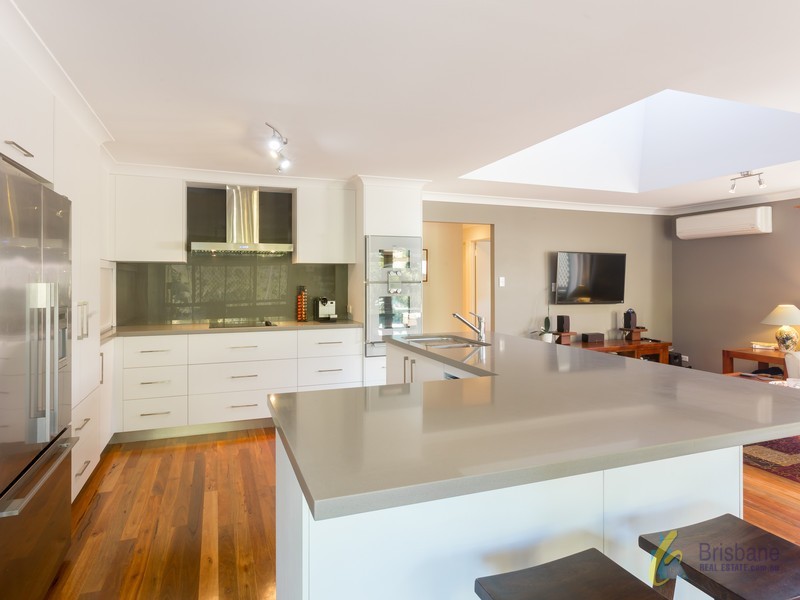 5 Ironbark Place, Bellbowrie QLD 4070