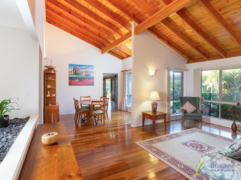 5 Ironbark Place, Bellbowrie QLD 4070