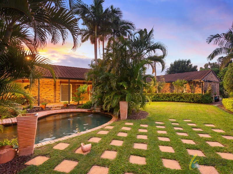 4 Kenny Court, Mount Ommaney QLD 4074