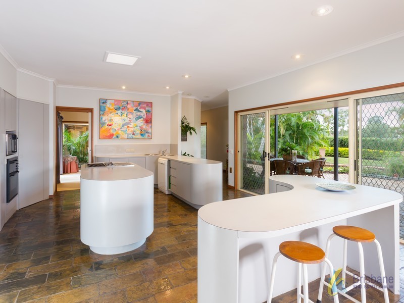 4 Kenny Court, Mount Ommaney QLD 4074