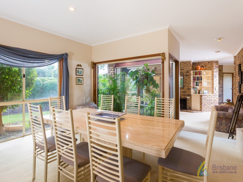 4 Kenny Court, Mount Ommaney QLD 4074