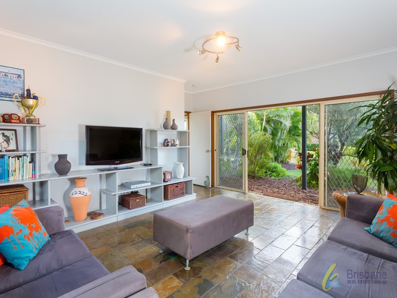 4 Kenny Court, Mount Ommaney QLD 4074