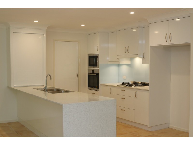 22 Greenford Street, Chapel Hill QLD 4069